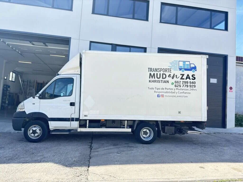 Camion de Mudanzas Khristian disponible para alquiler
